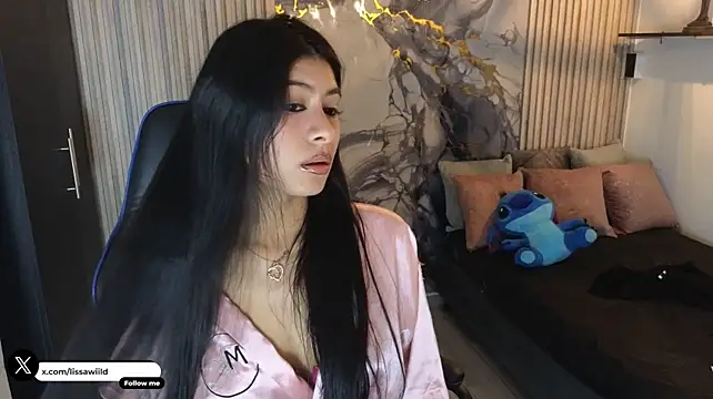 LissaWiild stripchat live cam model