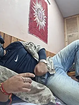 Grizzlyzpvt stripchat live cam model
