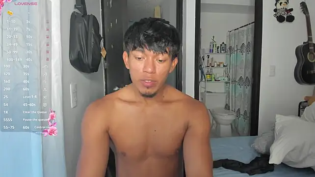 santinaughty stripchat live cam model