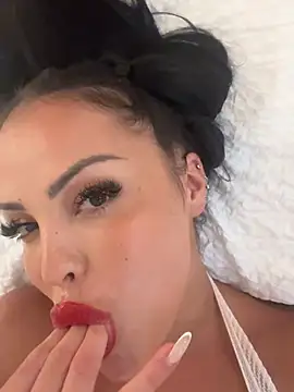 chiennemelina stripchat live cam model