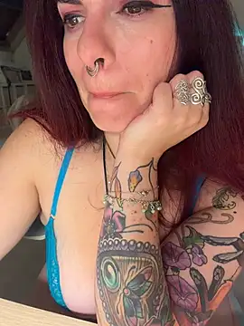 LunaMoongirl stripchat live cam model