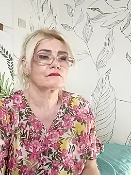 Catty_Lady stripchat live cam model
