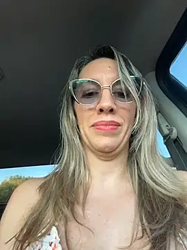 Gatitacarlita stripchat live cam model