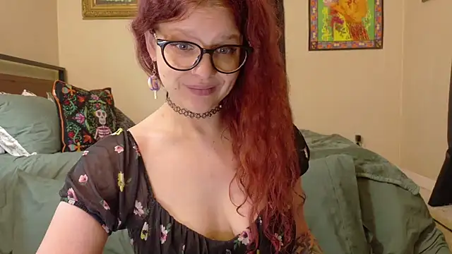 Emihaze stripchat live cam model