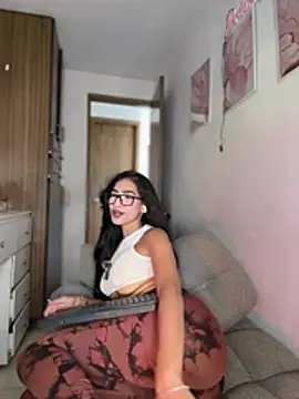 DulceLenns stripchat live cam model