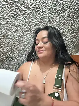 Indira_Nahali1 stripchat live cam model