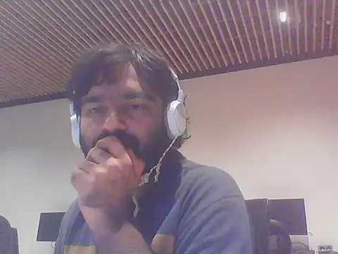 JohnBond009 stripchat live cam model