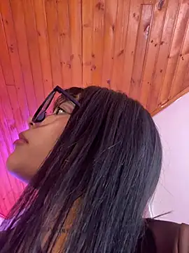 Peachy_pink18 stripchat live cam model