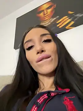 BlueEyes_BB stripchat live cam model