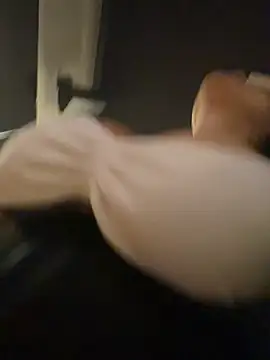 RoseOnYou stripchat live cam model