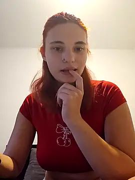 MaddieBaddieee stripchat live cam model