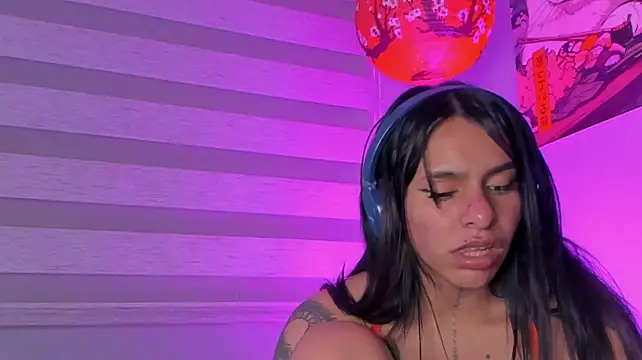 SaraAndrade_ stripchat live cam model