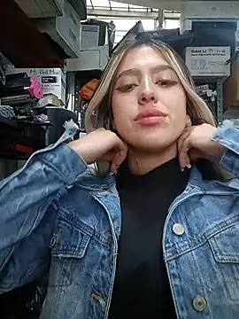 eva-2023 stripchat live cam model