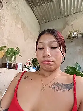 Rous-squir stripchat live cam model