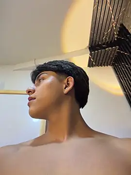 Lander_Cruz stripchat live cam model