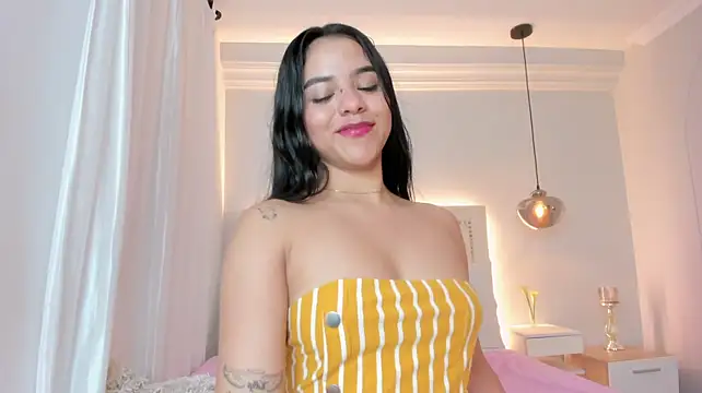 Chloe_Collingss stripchat live cam model