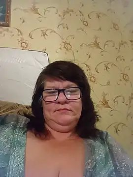 NysiOlsen stripchat live cam model