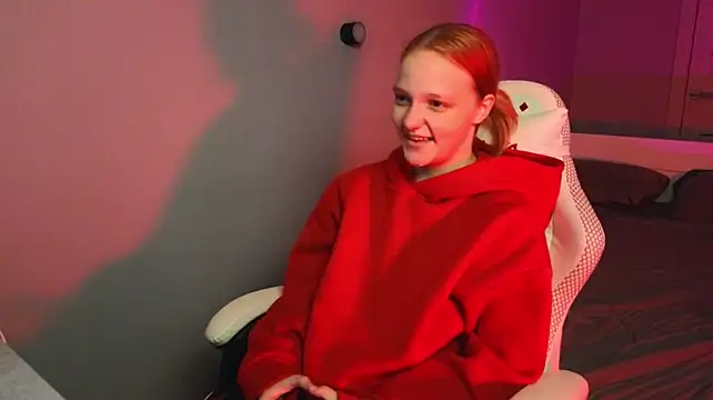 Bloom_win stripchat live cam model