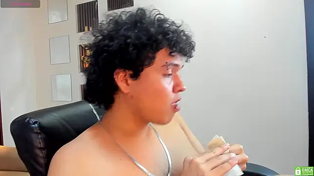 ethan_cortes stripchat live cam model