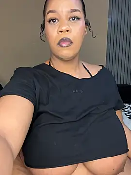 THICKBUNNYCHICKxxx stripchat live cam model