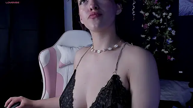 QueenVictoria1 stripchat live cam model