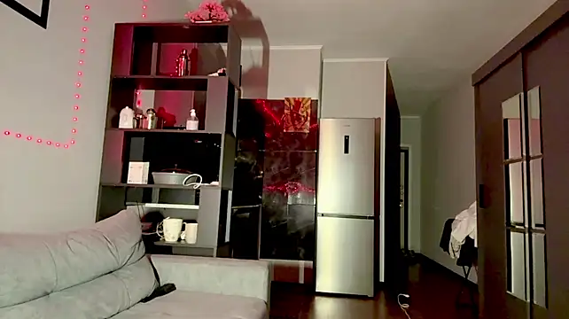 SimoneEbesu stripchat live cam model