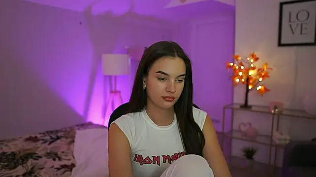 MooningKatee stripchat live cam model