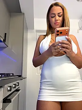 KirstieVegas stripchat live cam model