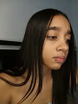 Zoe_Sweett18 stripchat live cam model