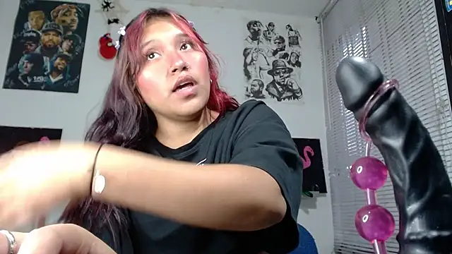 sandyfuckass stripchat live cam model