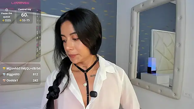 NathCinema stripchat live cam model