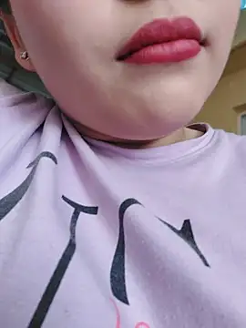 Elinaax stripchat live cam model