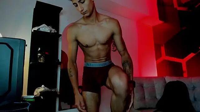 MaxiimoRomano_ stripchat live cam model