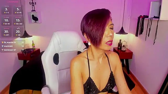 Trinityy__ stripchat live cam model