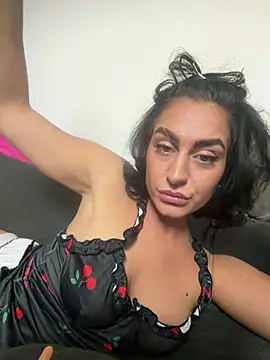 AyshaShirin stripchat live cam model