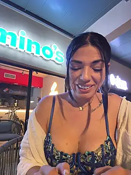 SerenaMonss stripchat live cam model