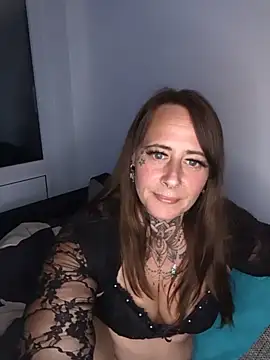 BrandiBlack stripchat live cam model