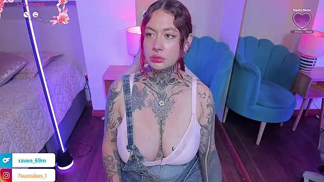 ViolettaBaker_ stripchat live cam model