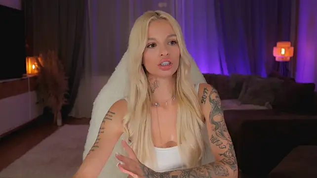 KairaKampen stripchat live cam model