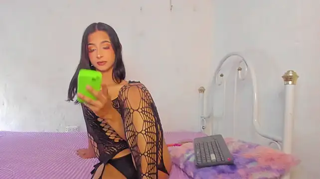 Miss_isaa_X stripchat live cam model