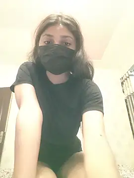 Aaravi_87 stripchat live cam model