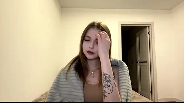 AudreaSaucer stripchat live cam model