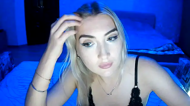Mira_rooy stripchat live cam model