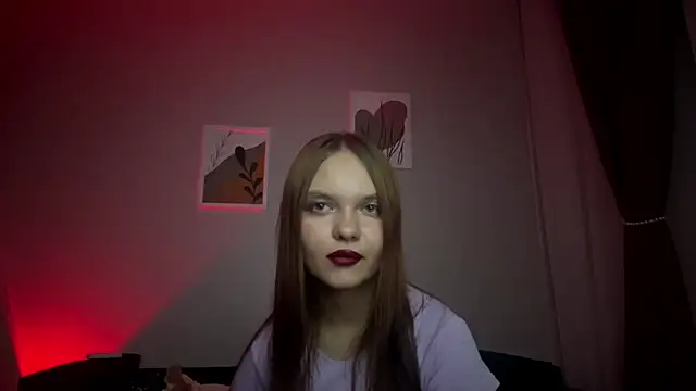 Frostyylina stripchat live cam model