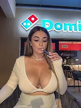 IsabellaEtthan stripchat live cam model