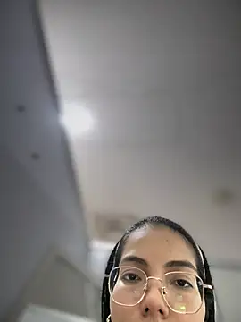 SheenaBrooke stripchat live cam model