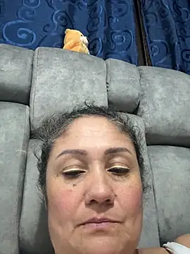 gabiTetas stripchat live cam model