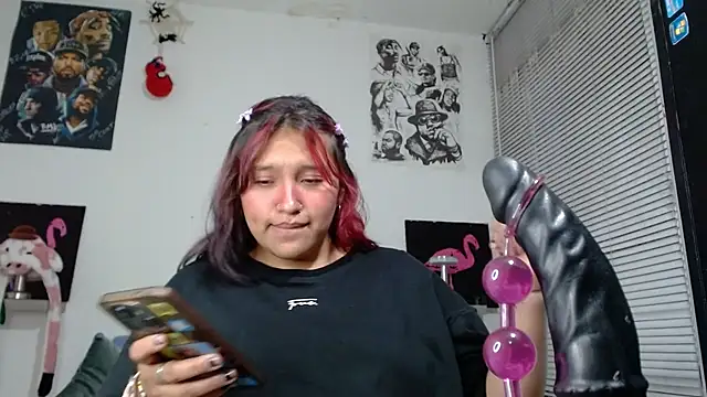 sandyfuckass stripchat live cam model