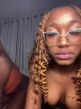 pinky_aura22 stripchat live cam model