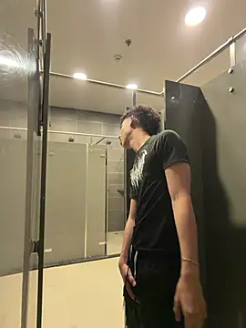 yoursexyjose stripchat live cam model